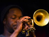 Der nach Beurteilung des Jazzmagazin Downbeat weltbeste Jazztrompeter Ambroise Akinmusire : 17. Salzburger Jazzherbst, Akinmusire, Ambroise, Ambroise Akinmusire Quartet, Ambroise Akinmusire Quartett, Elisabethstrasse, Jazzherbst, Jazzit, Jazzkneipe, Jazzkonzert, Jazzlokal, Jazzmagazin, Jazzspelunke, Jazztrompeter, Prominente, Salzburg, Salzburger Jazzherbst, Trompeter, ausgesuchte, weltbester